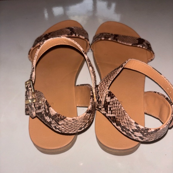 Express Snake Print Sandals Ankle Strap Size 8 - Picture 3 of 4